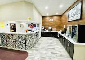 Super 8 by Wyndham Winona MN 2