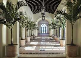 Four Seasons Hotel at The Surf Club 4