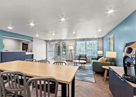 WoodSpring Suites Gilbert - Mesa Gateway Airport 4