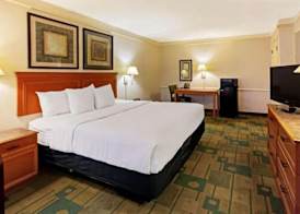 Rodeway Inn 3