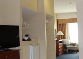 Holiday Inn Express & Suites BARRIE by IHG 3