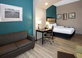 La Quinta Inn & Suites by Wyndham Durant 4