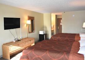 Super 8 by Wyndham Carthage 5