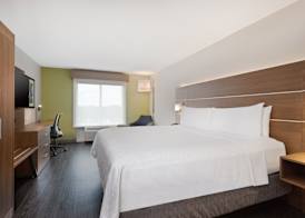 Holiday Inn Express & Suites LARGO-CLEARWATER by IHG 4