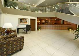 Ramada by Wyndham Bettendorf 3