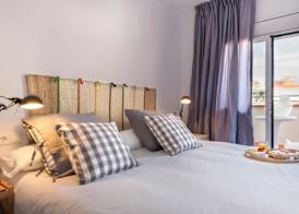 AinB Barcelona Sants Apartments 4