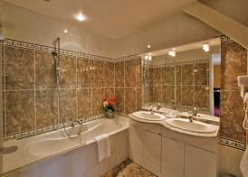 Hotel Le Renoir 5