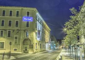 KYRIAD ORANGE Centre Ville - HOTEL RESTAURANT BAR - Galerie d'Art des Princes - Provence Alpes Côte'Azur - France - AUTOROUTE A7-A9 - exit21- Châteauneuf-du-Pape Avignon Bollene Nimes Valence - Terras 3
