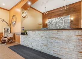 Best Western Windwood Inn & Suites 2