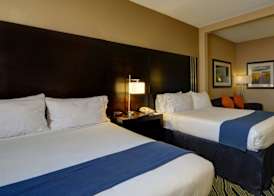 Holiday Inn Express & Suites MIDWEST CITY by IHG 4