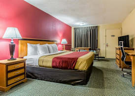 Econo Lodge Whiteville 3