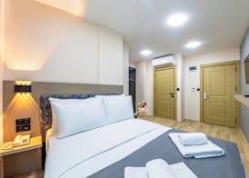 The Business Class Hotel 5