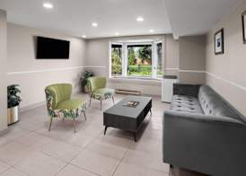 Super 8 by Wyndham Gananoque - Country Squire Resort 3