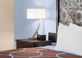 Super 8 by Wyndham Lenexa Overland Park Area/Mall Area 5