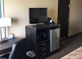 Quality Inn & Suites Mendota near I-39 4