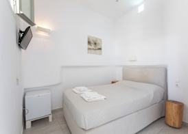 Agia Anna Beachfront Boutique 2