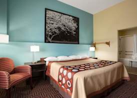 Super 8 by Wyndham Marion 5