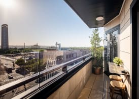 ON Suites Sevilla Apartments 4