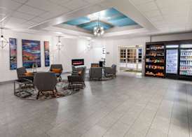La Quinta by Wyndham Angleton 5