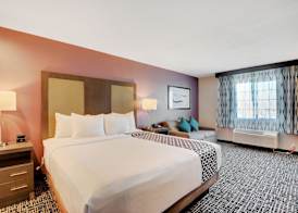 La Quinta Inn & Suites by Wyndham Las Vegas Nellis 5