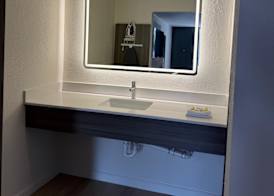 Ramada by Wyndham Lumberton NC North 3
