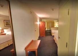 Days Inn by Wyndham Niagara Falls Centre St By the Falls 4