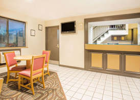 Super 8 by Wyndham Lexington VA 2