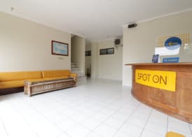 SPOT ON 2426 Hotel Aget Jaya Ii 4