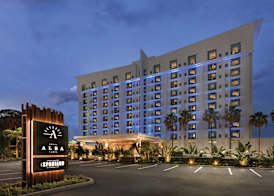 Hotel Alba Tampa, Tapestry Collection by Hilton 3