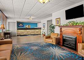 Days Inn by Wyndham Dubuque 2