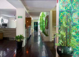 Hotel The Palm 2