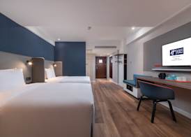 Holiday Inn Express Ningbo City Center by IHG 3