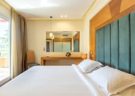 Oasis Hotel Apartments 4