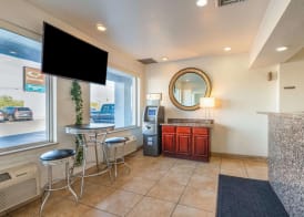 Econo Lodge Phoenix North I-17 4