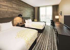 La Quinta Inn & Suites by Wyndham Atlanta South - McDonough 5