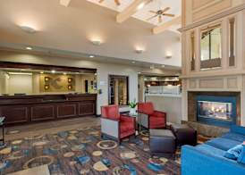 Comfort Inn & Suites Warsaw near US-30 4