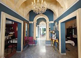 Julina Boutique Living 4
