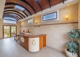 Queen Boutique Hotel 3