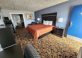 Rodeway Inn 4