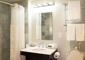 The Esquire Hotel Downtown Gastonia, an Ascend Collection Hotel 2