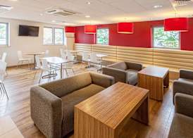 Travelodge Bracknell Central 2