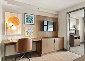 Holiday Inn & Suites LONDON SOUTH by IHG 4
