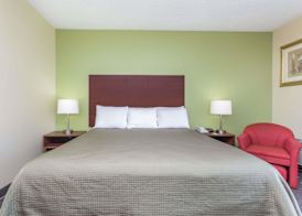Howard Johnson by Wyndham Athens 3