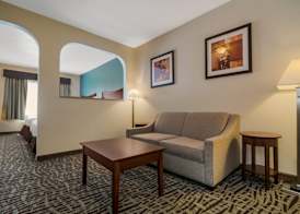 SureStay Plus Hotel by Best Western Topeka Northwest 5