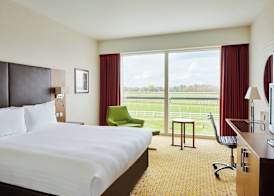 Lingfield Park Marriott Hotel & Country Club 3