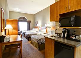 Ramada by Wyndham Ponoka 5