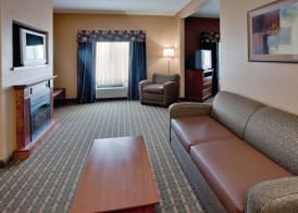 Holiday Inn Express & Suites SUFFOLK by IHG 4