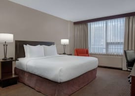Ramada Plaza by Wyndham Calgary Downtown 5