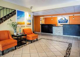 Days Inn & Suites by Wyndham Stevens Point 2