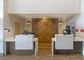 Best Western Plus Elizabethtown Inn & Suites 2